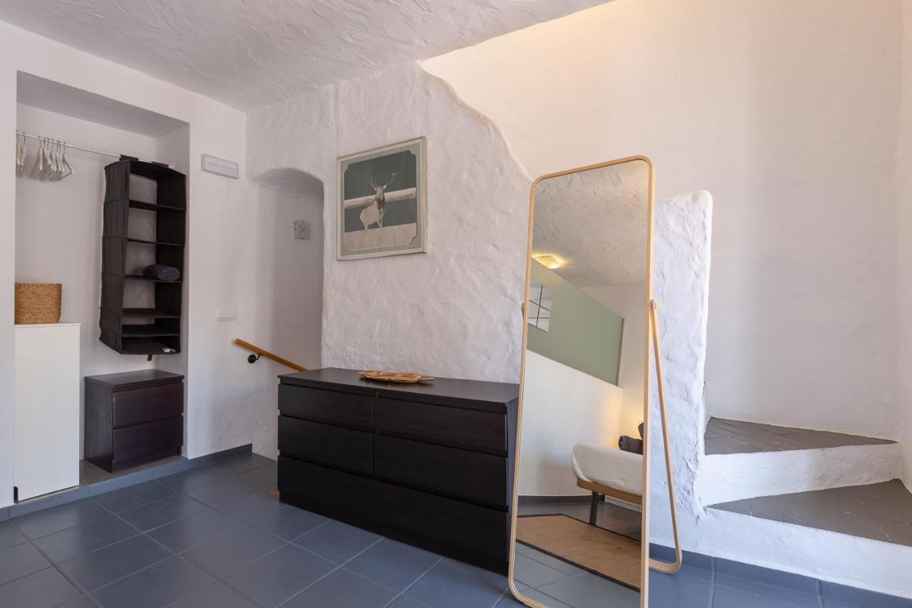 Enjoy At Our Fully Equipped 2br Town House, Beach- 1min Сasa de vacaciones Estepona